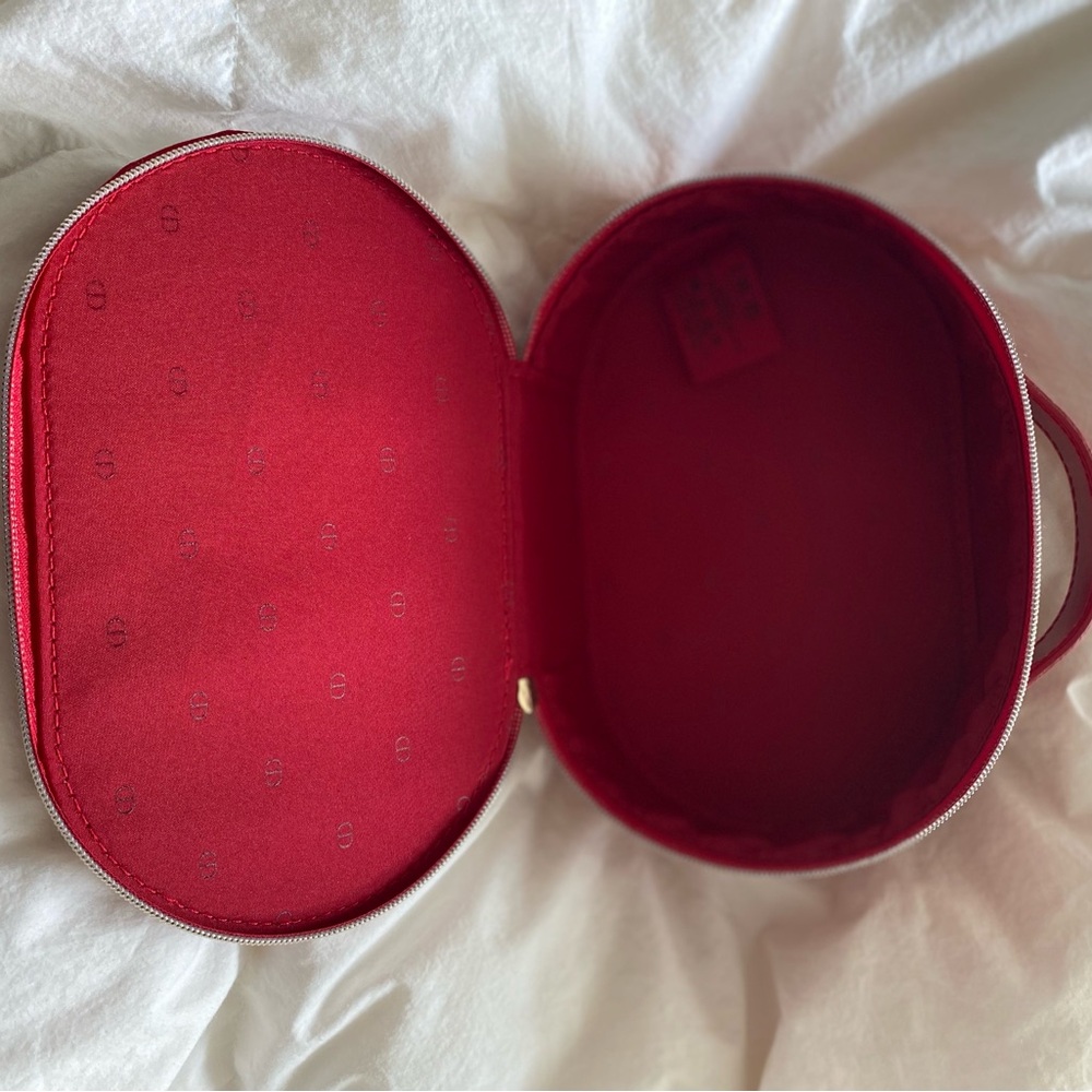 Dior Red Patent Cosmetic Bag with Embossed Logo - Picture 3 of 6